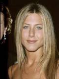 Jennifer Aniston acompañada de una Amiga